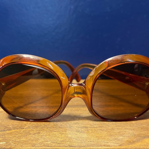 Vintage Oversized Sunglasses - Picture 7 of 11